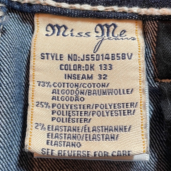 Miss Me Signature Boot Cut Jeans. Size 27 - Picture 6 of 7